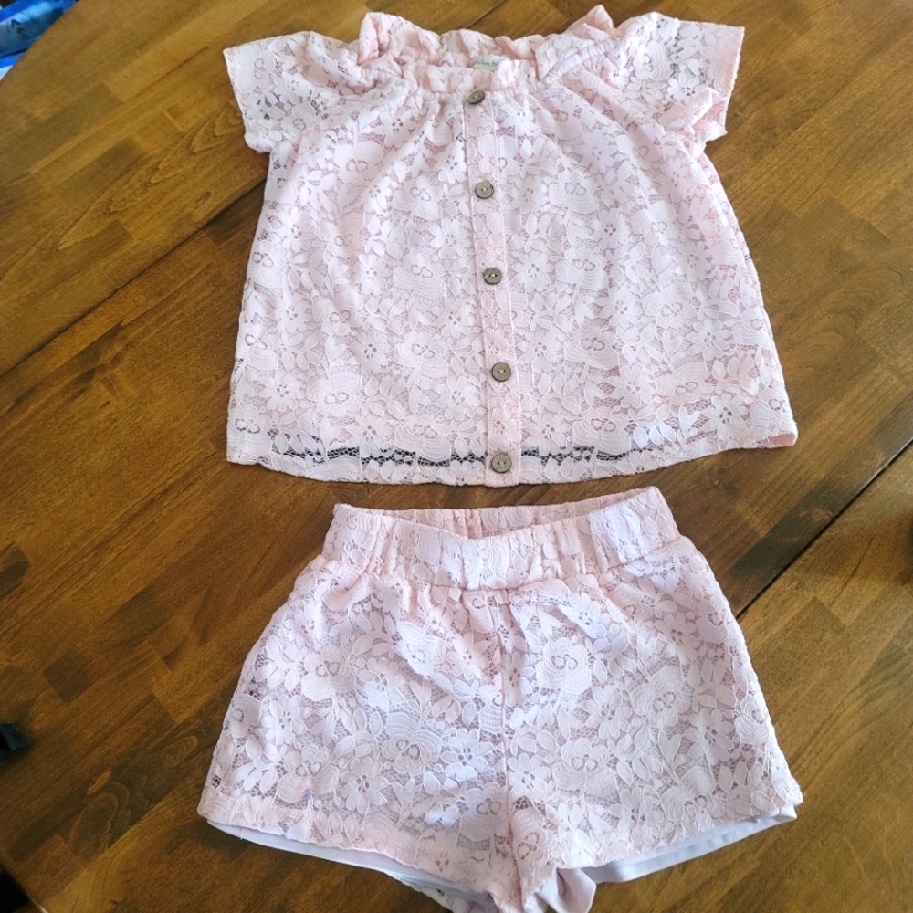 Girls sz 6 lace Shirts/Shorts set